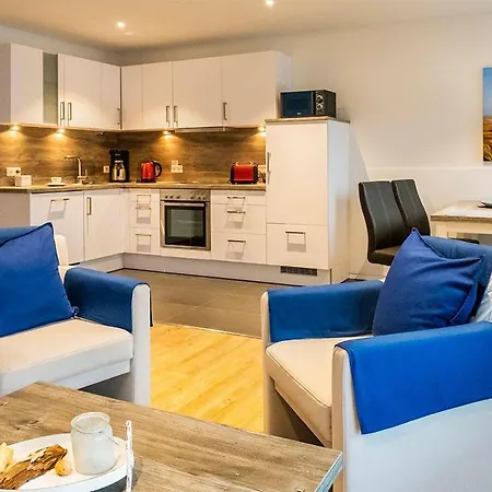 Norddeich-perle-3-fahrstuhl-exklusive-wohnung *